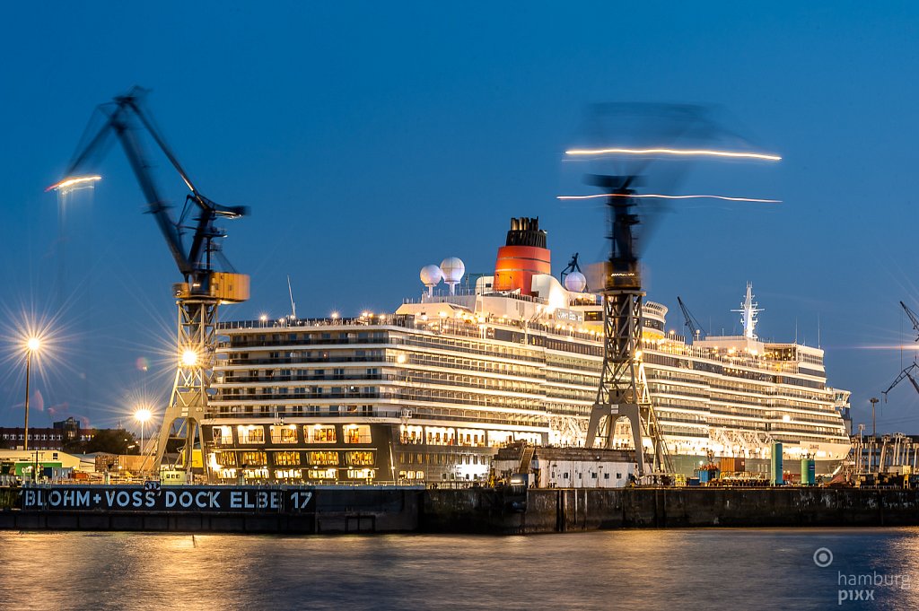 Kranballett bei Blohm+Voss